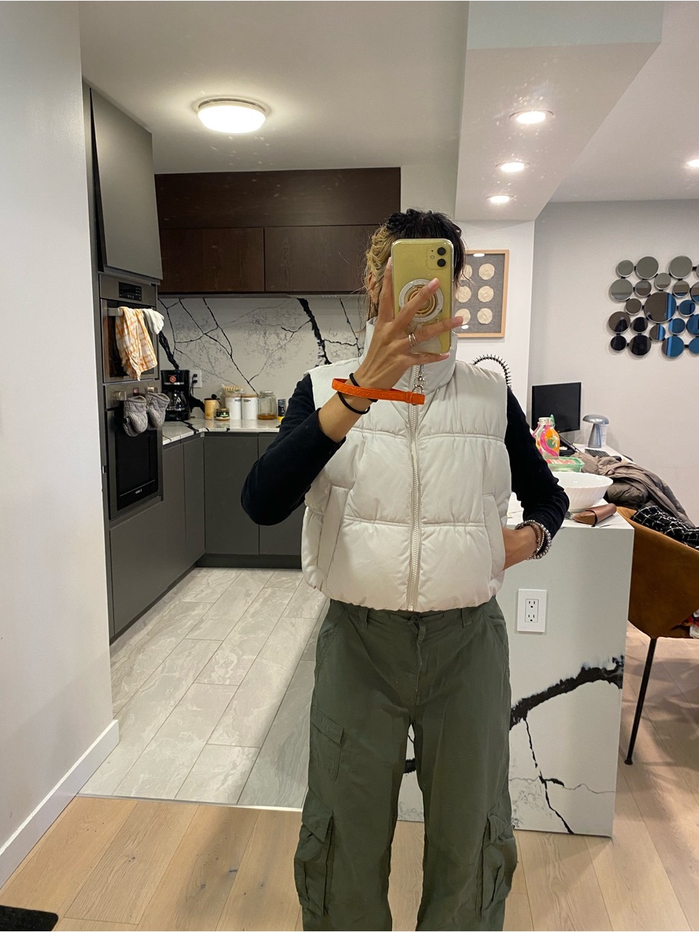 H&M Light Beige Cropped Puffer Jacket - Picture 3 of 4